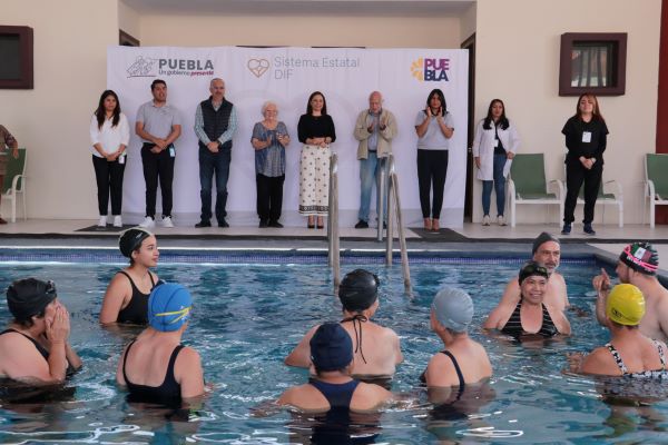 Reabre SEDIF alberca de “Casa del Abue”