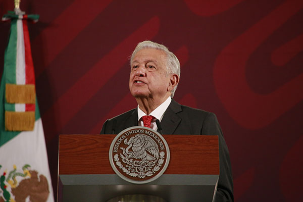 AMLO acusa a presidenta de SCJN de contratar a gente cercana a García Luna