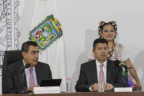 Ayuntamiento y gobierno del estado presentan actividades para el mes patrio