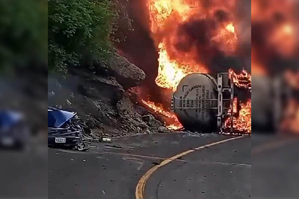 Explota pipa con combustible tras fuerte choque
