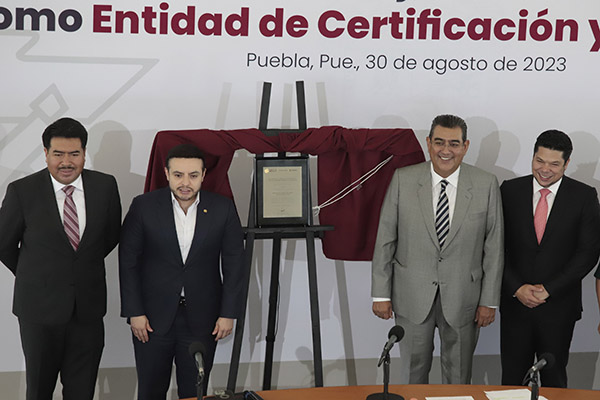 Secretaría del Trabajo recibe acreditación federal como evaluadora de competencias