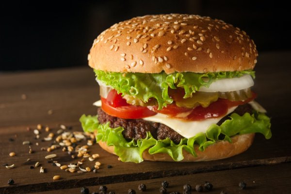 Demanda colectiva acusa a Burger King de engañar a los clientes con el tamaño de la Whopper