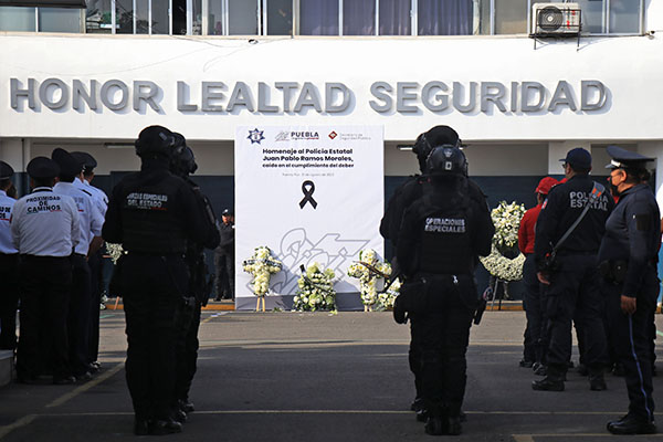 SSP rinde homenaje a policía caído en enfrentamiento de Xoxtla