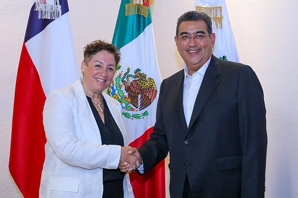 Sostiene Sergio Salomón reunión con la embajadora de Chile en México