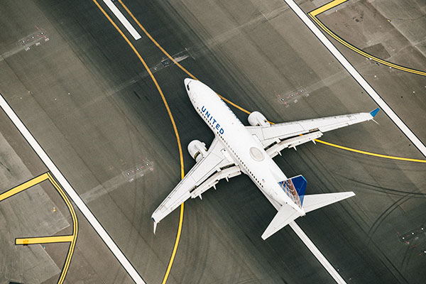 United Airlines emite una parada en tierra en todo EU por una interrupción del sistema