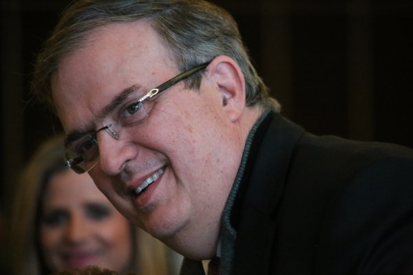 Ebrard señala irregularidades; no asistirá a resultados de encuesta de Morena