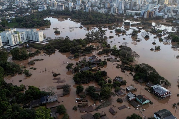 Ascienden a 42 los muertos por la devastación causada por un ciclón en Brasil