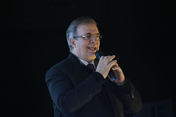 Ebrard va por su propio movimiento político nacional; amenaza con irse de Morena