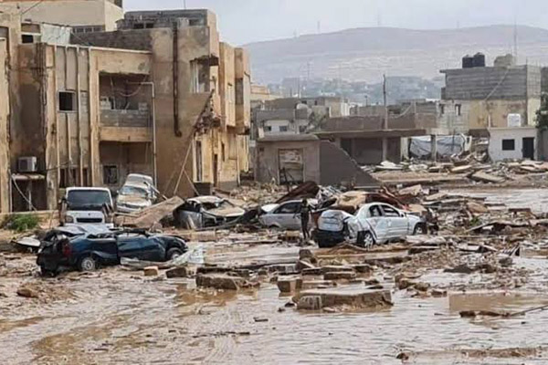 Asciende a 7,000 el balance de muertos por las inundaciones en Libia