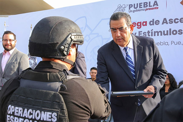 Sin titubeo, gobierno de Puebla combate delincuencia y garantiza mejores condiciones a policías