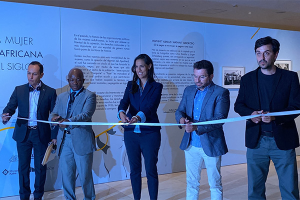 Inauguran exposición sobre la mujer sudafricana en el MIB