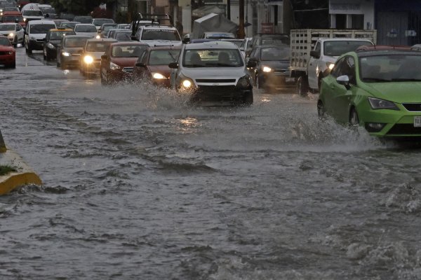 Qué hacer si tu auto se queda varado en una inundación