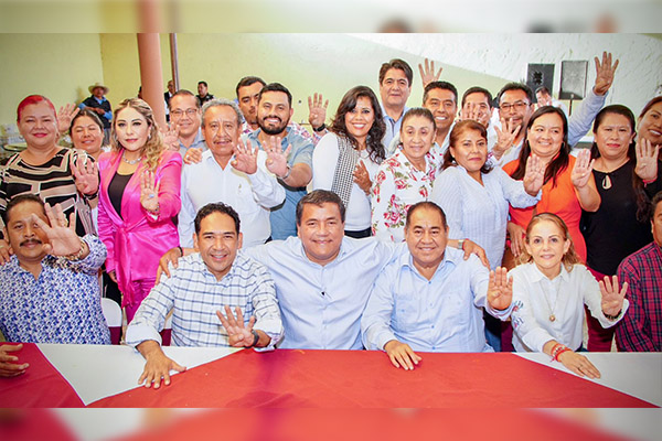 Julio Huerta se reúne con liderazgos de la zona de Tepeaca