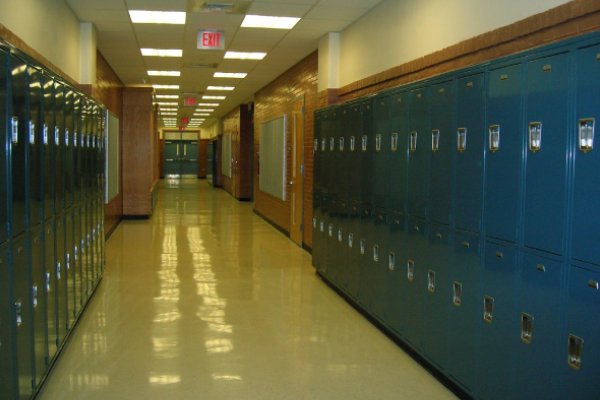 Profesor "sedujo" a una de sus alumnas y ahora pasará 60 años en prisión