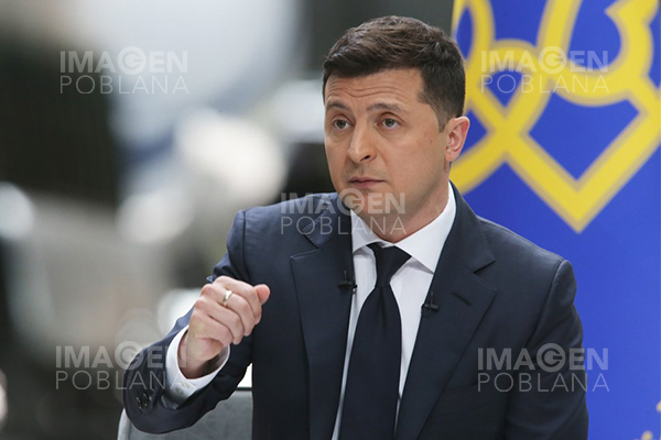Zelenski compara a Putin con Hitler