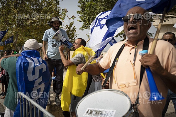 Cientos de personas se manifiestan contra Netanyahu en Nueva York