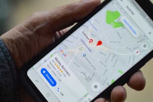 Google enfrenta demanda por la muerte de un hombre tras seguir indicaciones de Maps