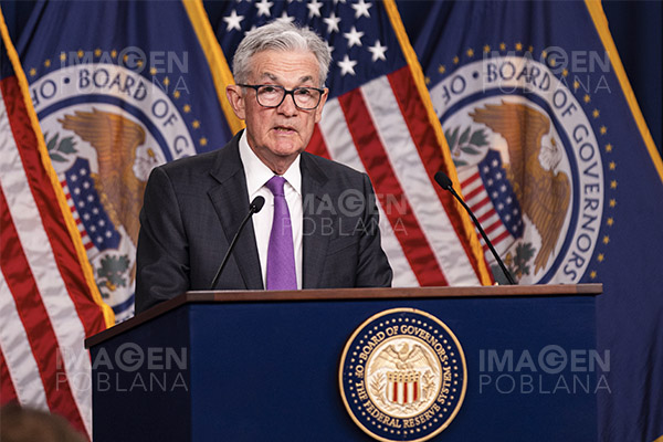 FED mantiene tasas de interés; advierte un alza más en 2023