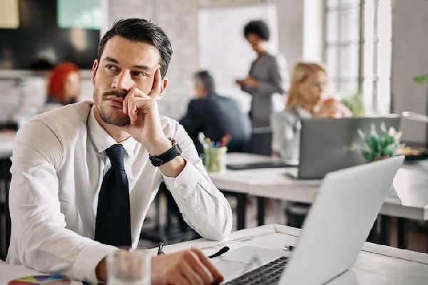 Mexicanos tienen el horario laboral más extenso a nivel mundial