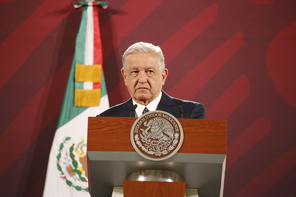 “Si eres conservador, no veas la mañanera”: AMLO sobre ordenamiento del INE