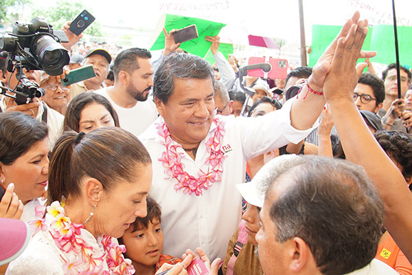 Con fuerza y respaldo social, se registra Julio Huerta para candidatura de Morena