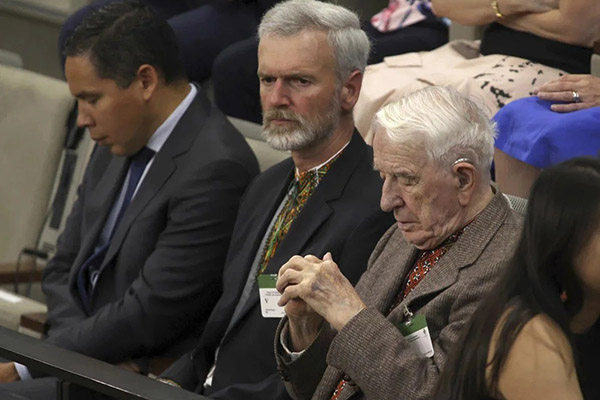 Presidente de la Cámara de los Comunes de Canadá dejará su cargo tras homenaje a nazi