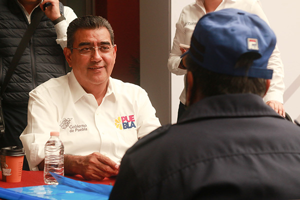 Atiende Sergio Salomón a poblanos en la “Jornada Ciudadana”