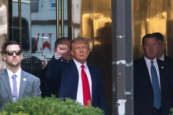 Trump dice que su juicio por fraude es parte de "interferencia electoral" del Gobierno