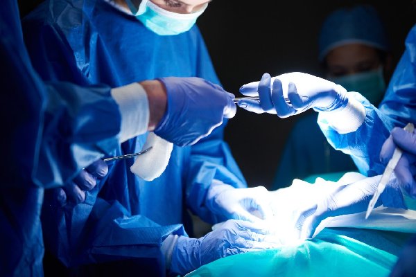 Desmantelan red de tráfico de riñones en Pakistán; había extirpado más de 300 órganos