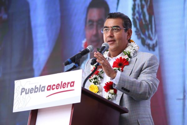 Llama el gobernador Sergio Salomón a caminar en un mismo frente