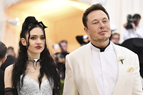 Grimes demanda a Elon Musk en busca de una "relación parental" con sus hijos