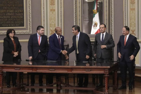 Reconoce Sergio Salomón apoyo de Eric Adams a migrantes poblanos en Nueva York