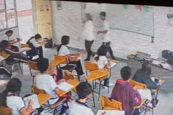 Investigarán el contexto familiar y social del joven que apuñaló a su maestra en Coahuila