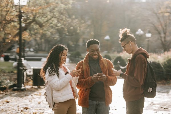 Gen Z consumirá cada vez menos, señalaron expertos