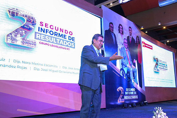 Asiste Sergio Salomón al segundo informe de resultados de la bancada petista