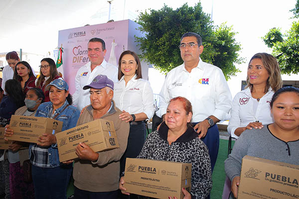 Con “Jornada DIFerente”, gobierno estatal acerca servicios a la sociedad de manera integral