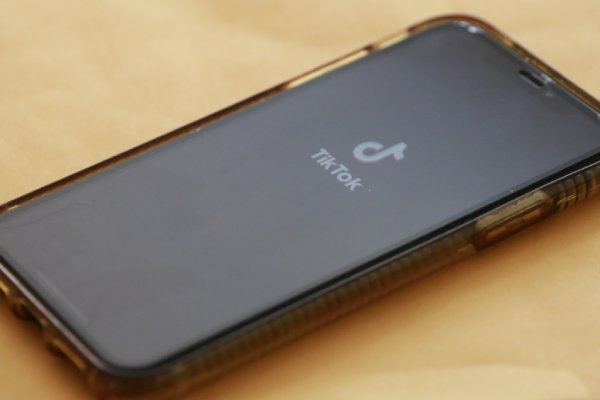 Así es como TikTok refuerza su entorno digital mediante formación de cibervoluntarios