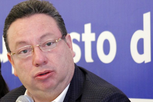Liberan a Eukid C. tras revocar sentencia por extorsión