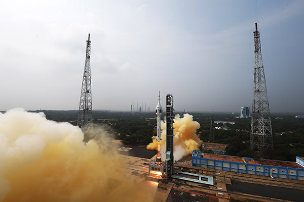 La India lanza exitosamente el primer cohete de su misión espacial Gaganyaan