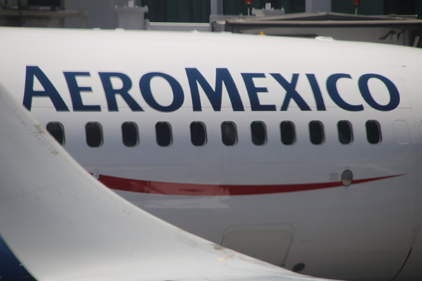 Aerolíneas mexicanas ayudan a evacuar turistas de zonas afectadas en Guerrero