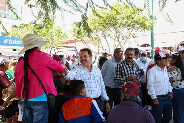 En Acatlán de Osorio, Nacho Mier recibe respaldo de la población