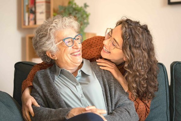 Día Mundial de la Suegra: ¿por qué este miembro de la familia es objeto de mitos, bromas y chistes?