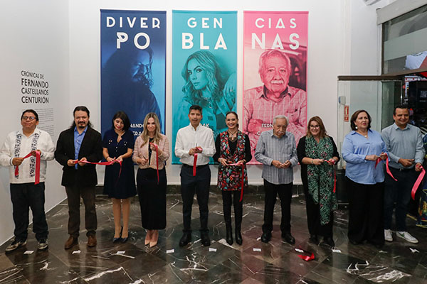 Inaugura Eduardo Rivera exposiciones artísticas en el zócalo y Palacio Municipal