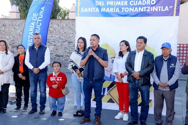 Inicia Mundo Tlatehui rehabilitación del primer cuadro de Santa María Tonantzintla