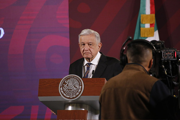 López Obrador arremete contra Vicente Fox por "crear pánico con desinformación"