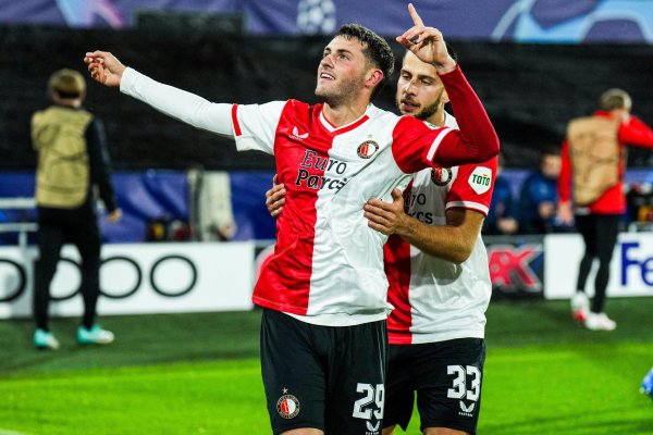 Aseguran que ya hay oferta de 50 millones de la Premier League por Santiago Giménez