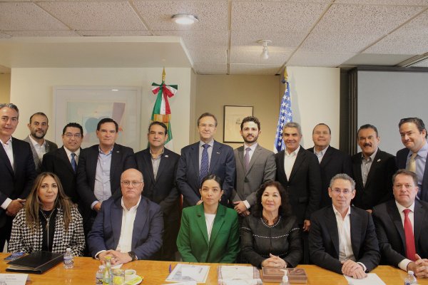 Con éxito, Economía concluye misión comercial y de negocios de Puebla en EU