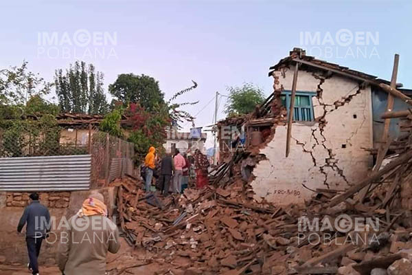 Terremoto en Nepal deja al menos 157 muertos