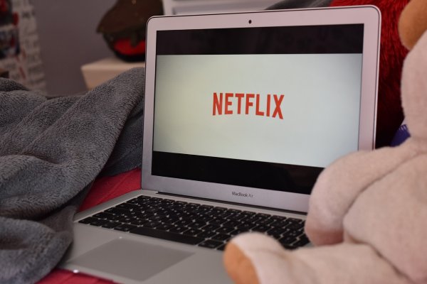 Netflix anuncia alza de precios en sus planes de cara a las fiestas de fin de año