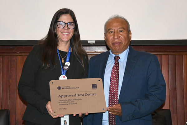 Facultad de Lenguas BUAP recibe acreditación como centro certificador del Oxford Test of English